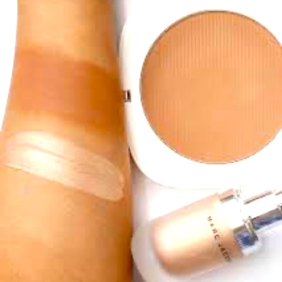 MARC JACOBS
O!MEGA BRONZE
COCONUT PERFECT TAN
POUDRE BRONZANTE COCO - Picture 12 of 15
